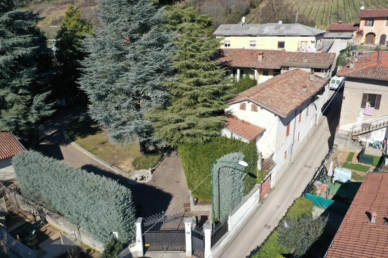 Lo Schiaccianoci Bed&Breakfast de Charme Scanzorosciate 0*,