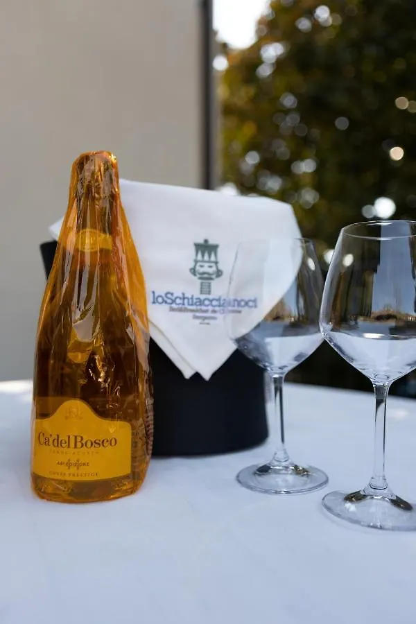 Lo Schiaccianoci Bed&Breakfast de Charme Scanzorosciate Bed & Breakfast