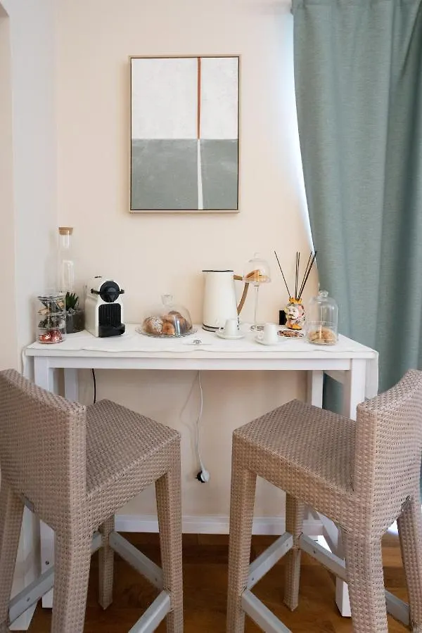 Bed & Breakfast Lo Schiaccianoci Bed&Breakfast De Charme Scanzorosciate