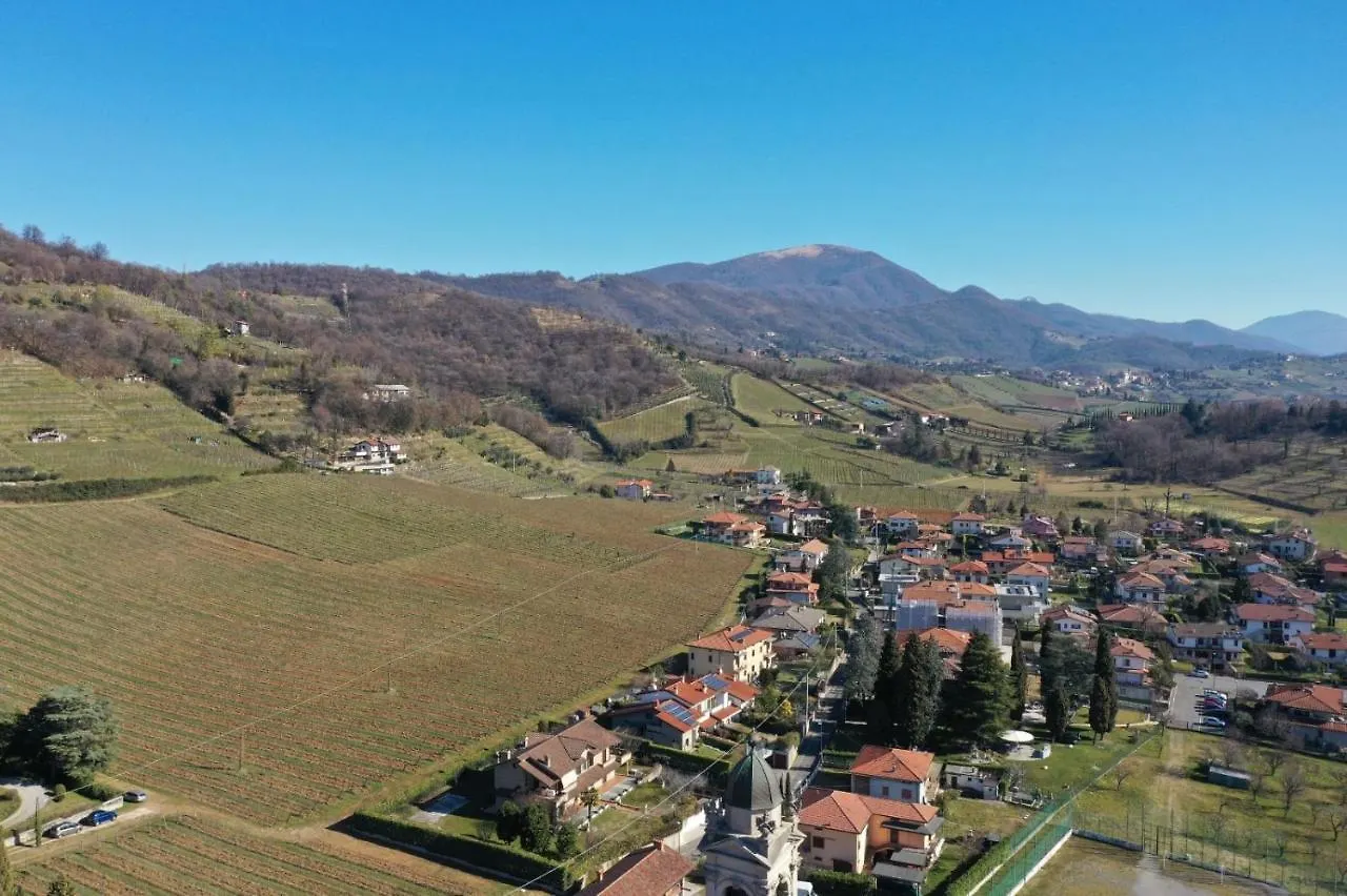 Lo Schiaccianoci Bed&Breakfast De Charme Scanzorosciate Bed & Breakfast