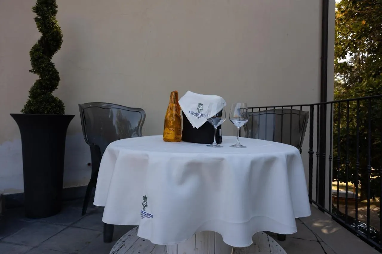 Bed & Breakfast Lo Schiaccianoci Bed&Breakfast De Charme Scanzorosciate