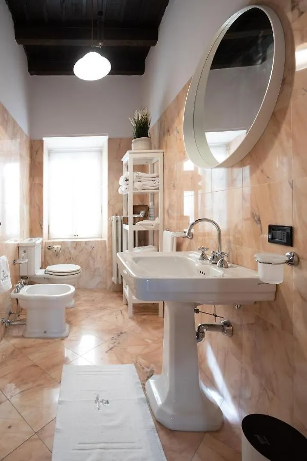 Lo Schiaccianoci Bed&Breakfast De Charme Scanzorosciate Bed & Breakfast